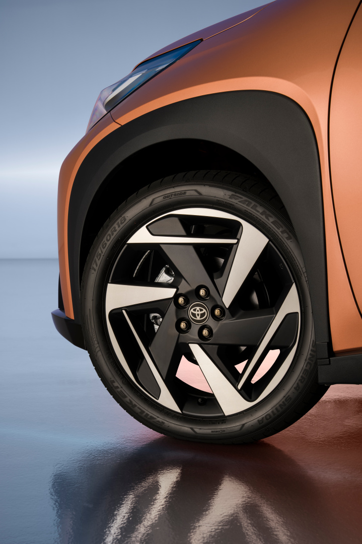 SMALL_2025aygoxhighgrade-exterior-001